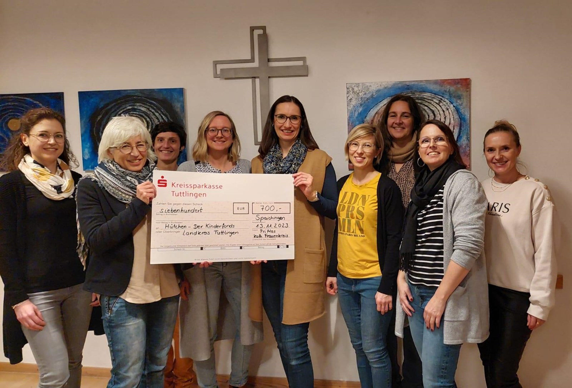 Auf dem Foto sind Vertreterinnen der PriMas, sowie Ulrike Irion als Vertreterin der Caritas zu sehen